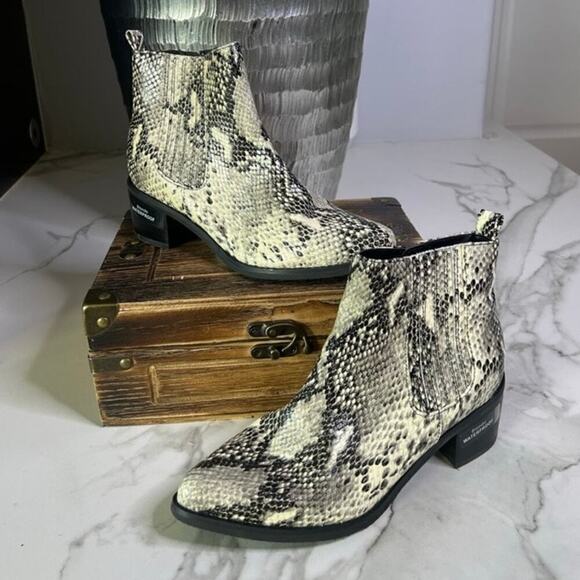 Blondo Elvina Waterproof Block Heel Ankle Booties in Snakeskin Leather - Picture 1 of 8